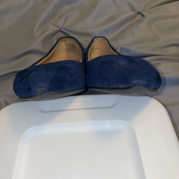 GUC - Express - Navy Blue Flats - Picture 4 of 5